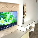 Stylish 3bedroom By Homely *