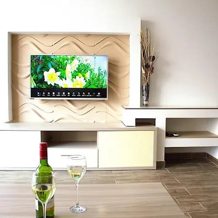 Stylish 3bedroom By Homely *