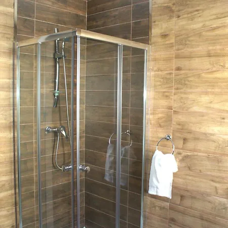 アパート Stylish 3bedroom By Homely グジラ