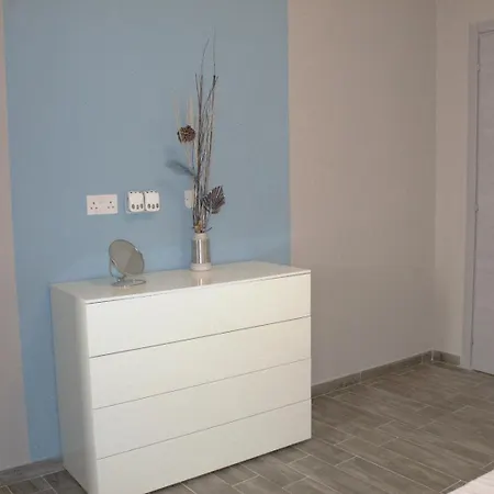 Stylish 3bedroom By Homely * グジラ