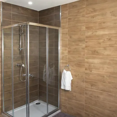 Stylish 3bedroom By Homely