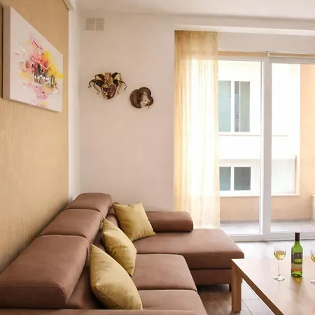 Apartament Stylish 3bedroom By Homely *